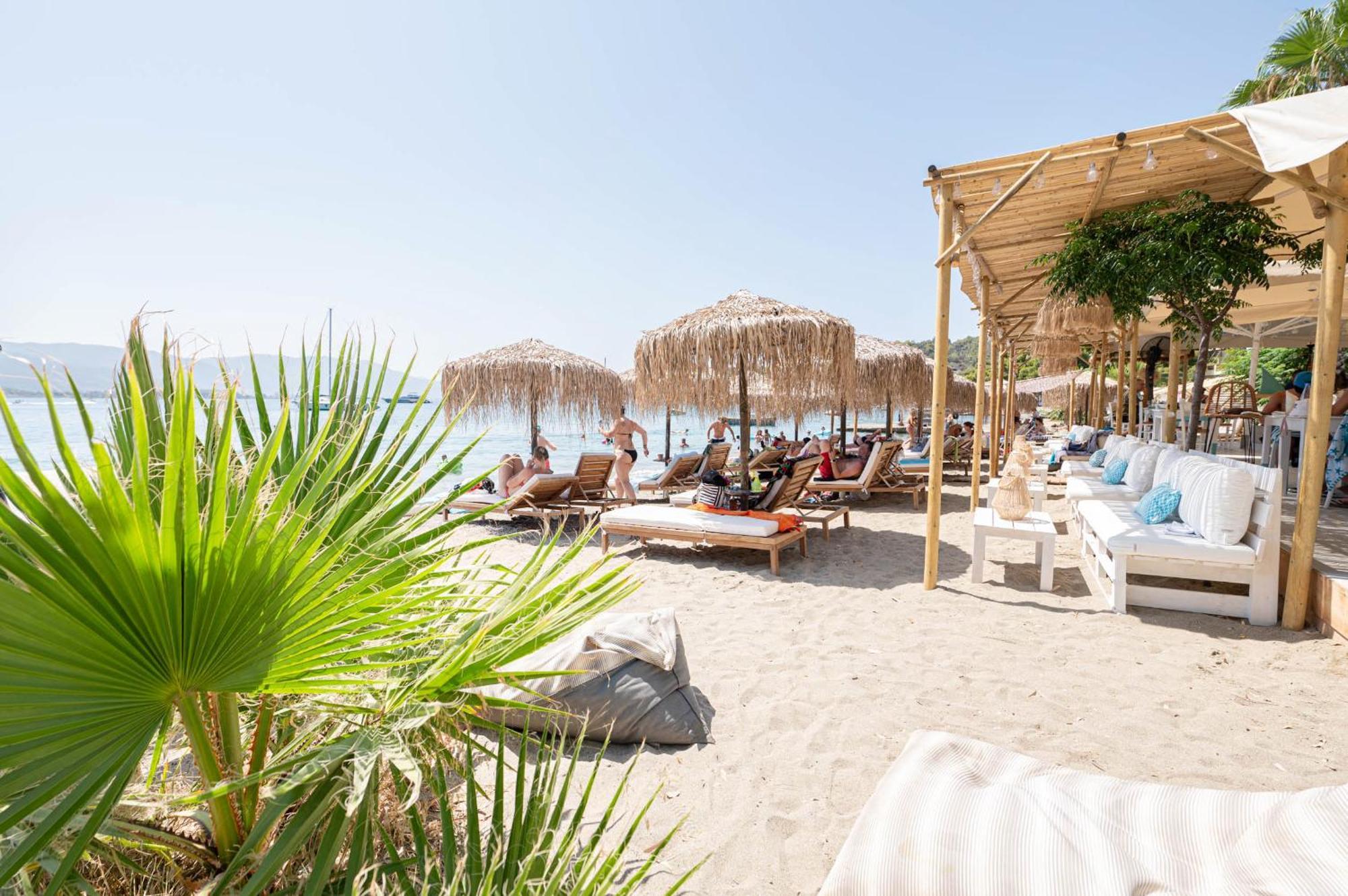 Hotel Pavlou Poros Town Eksteriør bilde