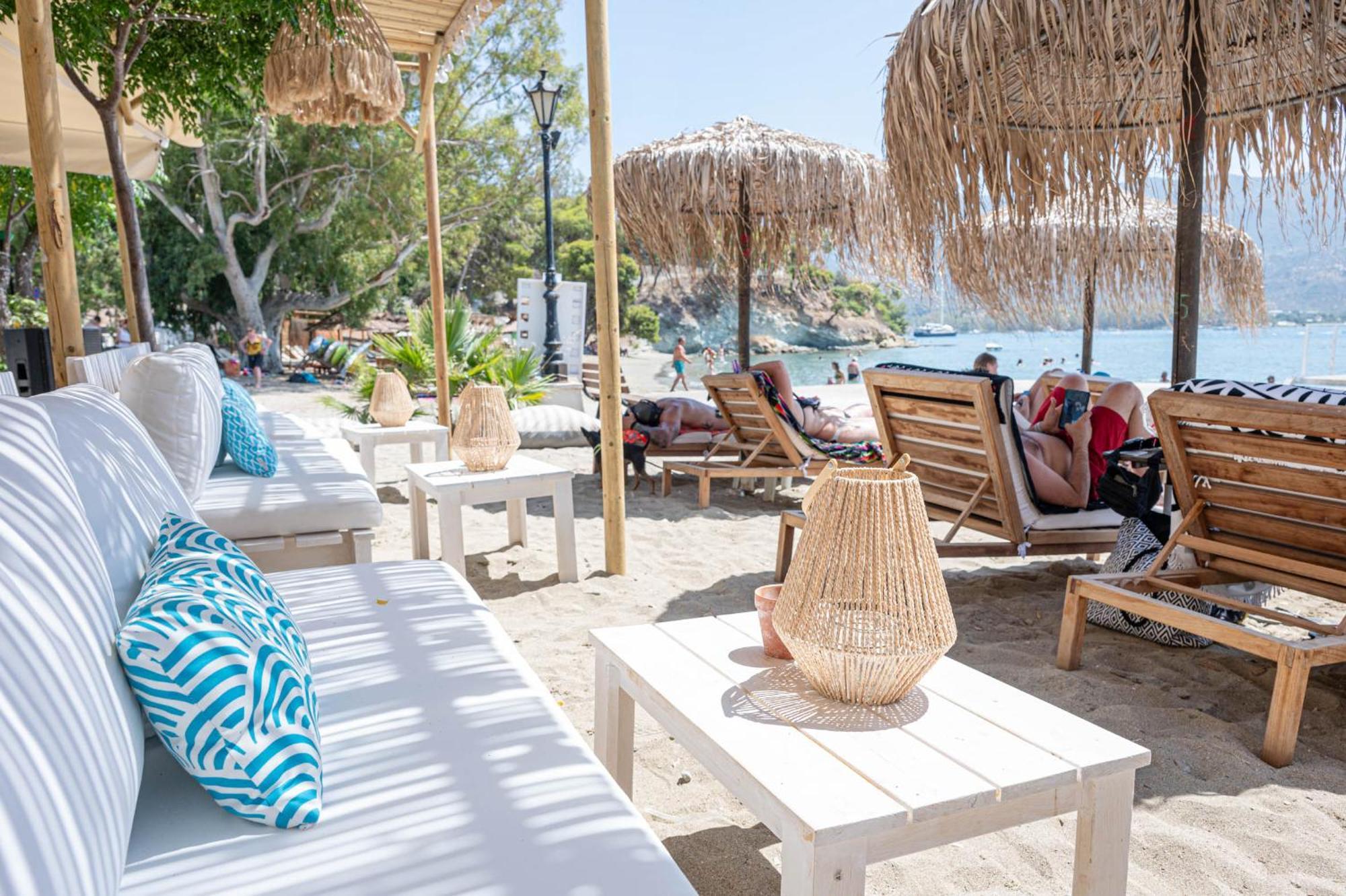Hotel Pavlou Poros Town Eksteriør bilde